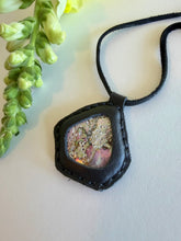 Load image into Gallery viewer, Abalone Horizon Necklace (Black)