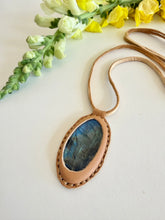 Load image into Gallery viewer, Labradorite Horizon Necklace