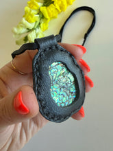 Load image into Gallery viewer, Abalone Horizon Necklace (Black)