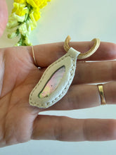 Load image into Gallery viewer, Abalone Horizon Necklace (White)