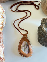 Load image into Gallery viewer, Abalone Horizon Necklace (Tan)