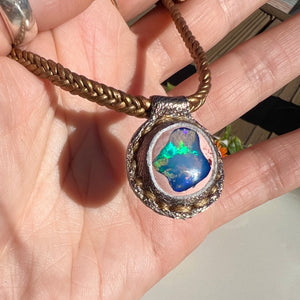 opal rope necklace (metallic/blue)