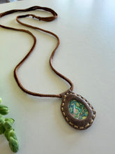 Load image into Gallery viewer, Abalone Horizon Necklace (Brown)
