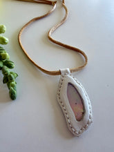 Load image into Gallery viewer, Abalone Horizon Necklace (White)