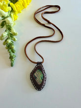 Load image into Gallery viewer, Abalone Horizon Necklace (Brown)