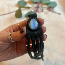 Load image into Gallery viewer, moonstone horizon necklace