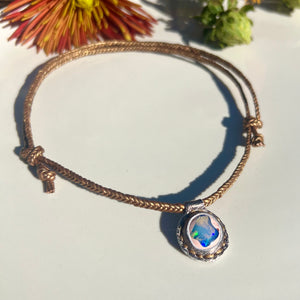 opal rope necklace (metallic/blue)