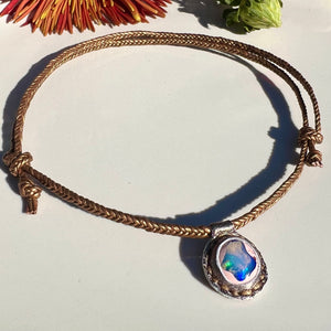 opal rope necklace (metallic/blue)
