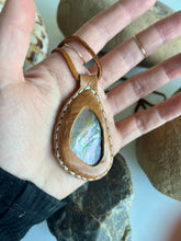 Load image into Gallery viewer, Abalone Horizon Necklace (Tan)