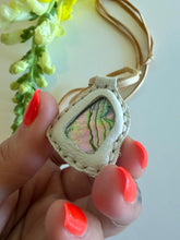 Load image into Gallery viewer, Abalone Horizon Necklace (White)