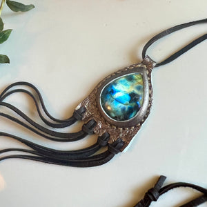 labradorite horizon necklace (metallic)