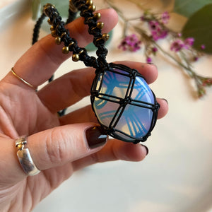 opalite talisman (black)