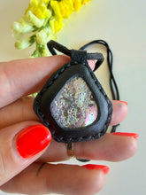 Load image into Gallery viewer, Abalone Horizon Necklace (Black)