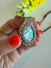 Load image into Gallery viewer, Abalone Horizon Necklace (Brown)