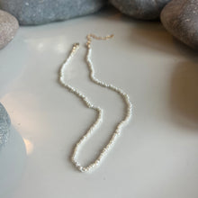 Load image into Gallery viewer, Tiny Pearl Choker