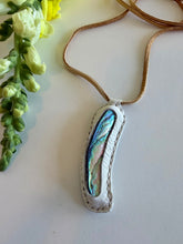 Load image into Gallery viewer, Abalone Horizon Necklace (White)