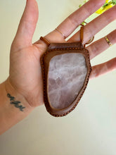 Load image into Gallery viewer, Rose Quartz Horizon Necklace