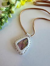 Load image into Gallery viewer, Abalone Horizon Necklace (White)