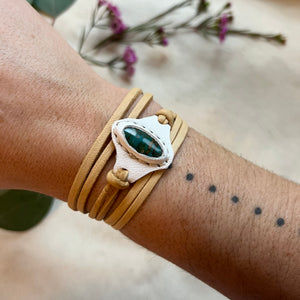 turquoise horizon bracelet (white/ivory)