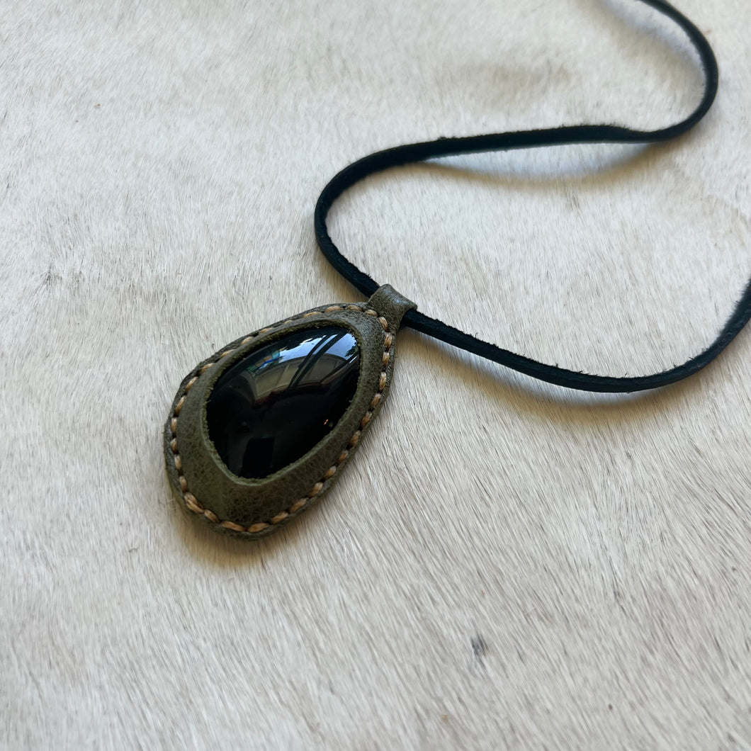 rainbow obsidian horizon necklace (olive/black)