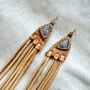 porcelain jasper horizon earrings (honey)