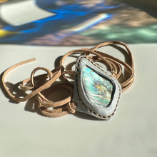 Load image into Gallery viewer, abalone horizon bracelet (grey/tan)