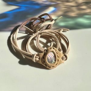 abalone horizon bracelet (tan)