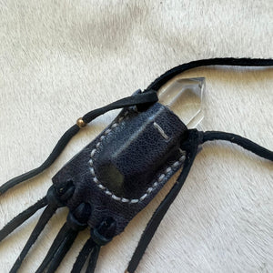 clear quartz traveler (navy/black)