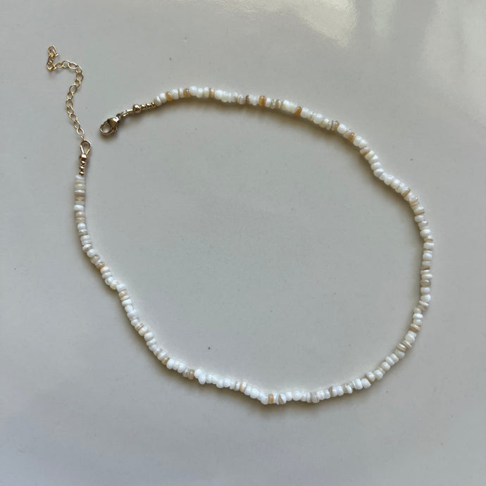 white shell choker