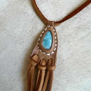 larimar horizon necklace (tan)