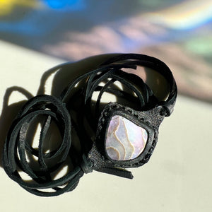 abalone horizon bracelet (black)