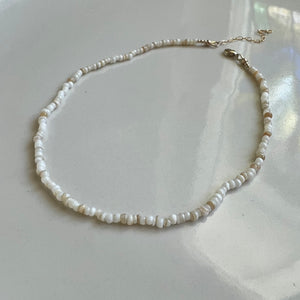 white shell choker