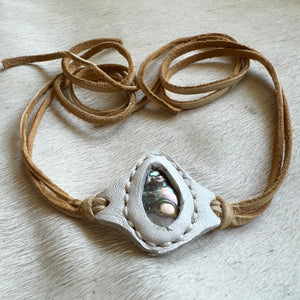 abalone horizon bracelet (white/honey)