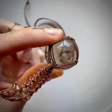 Load image into Gallery viewer, smokey quartz talisman (brown)