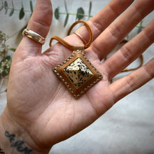 Load image into Gallery viewer, dalmation jasper pyramid horizon necklace