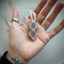 Load image into Gallery viewer, druzy agate talisman (white)