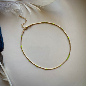 liquid gold choker (lime)
