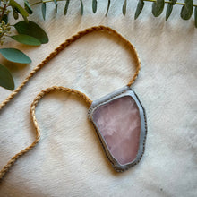 Load image into Gallery viewer, rose quartz window necklace