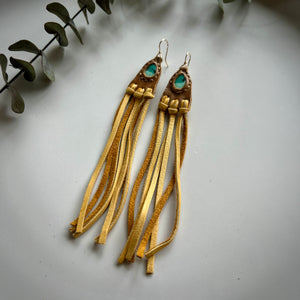 turquoise horizon earrings (tan/honey)