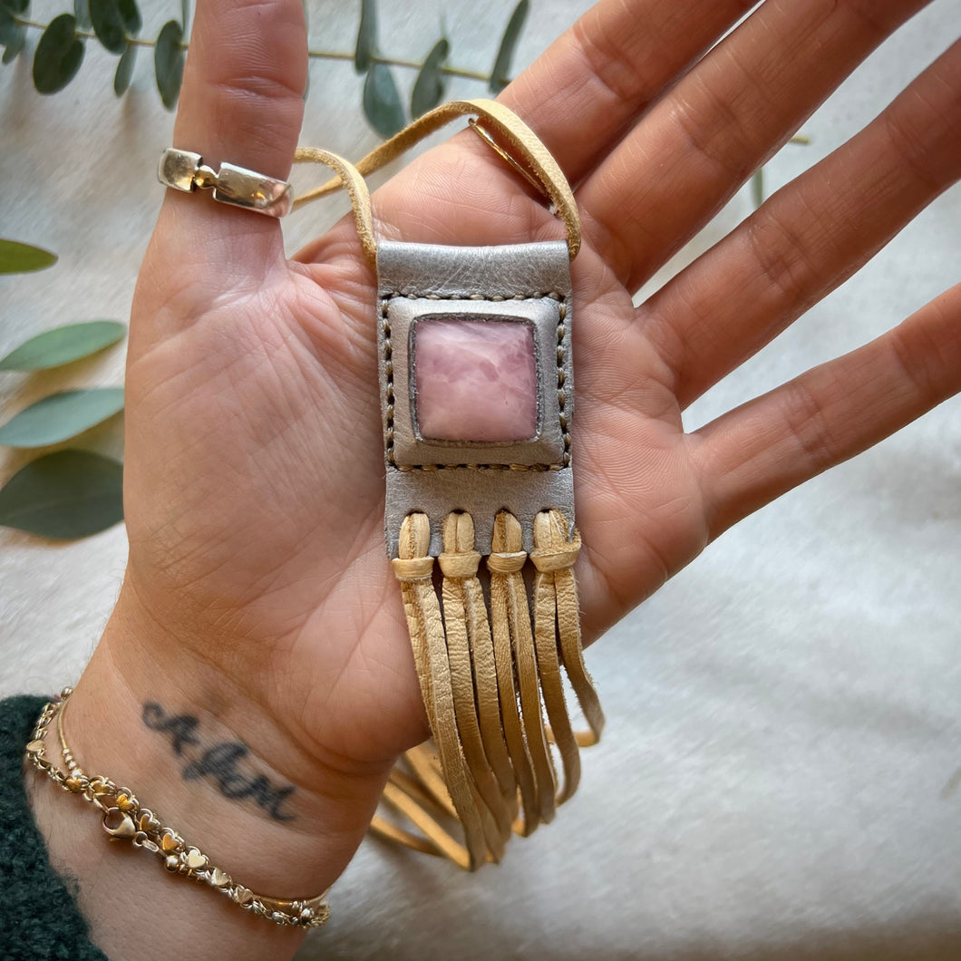 rose quartz horizon necklace