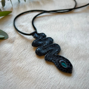 snake charmer horizon necklace (navy/black)