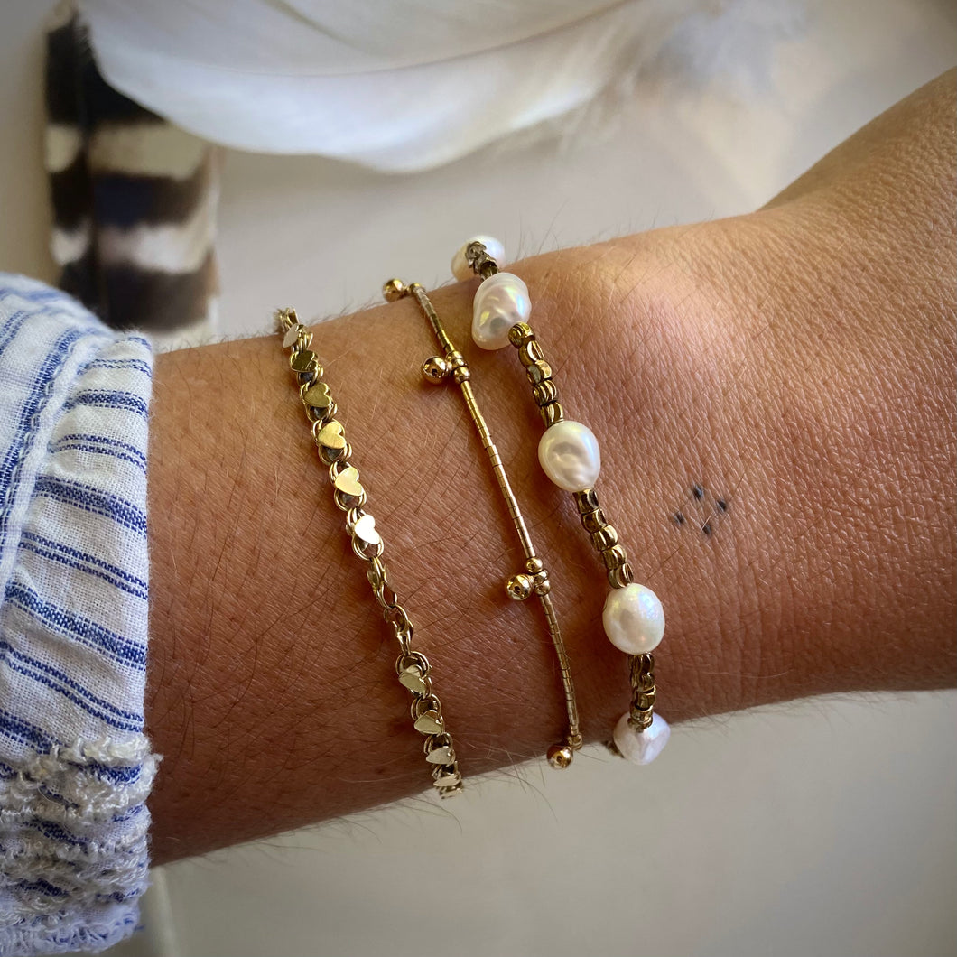 cinch bracelet (biwa pearl)