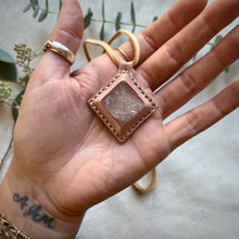 Load image into Gallery viewer, clear quartz pyramid horizon necklace