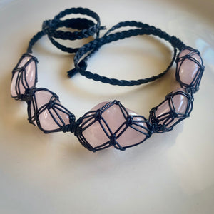 rose quartz dissent collar (black)