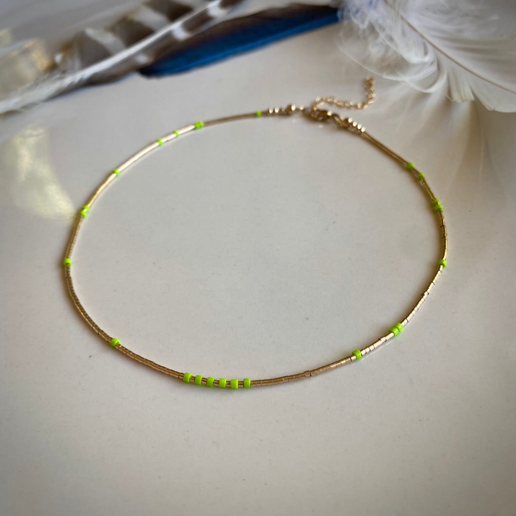 liquid gold choker (lime)