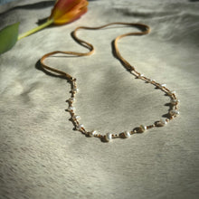 Load image into Gallery viewer, sayulita necklace (pearl/bronze)