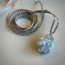 Load image into Gallery viewer, celestite talisman