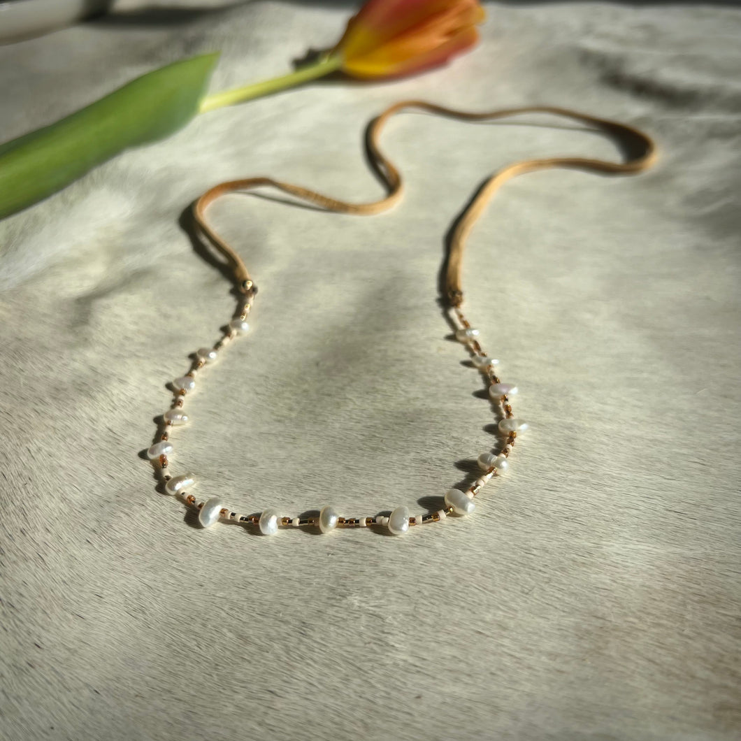 sayulita necklace (pearl/bronze)