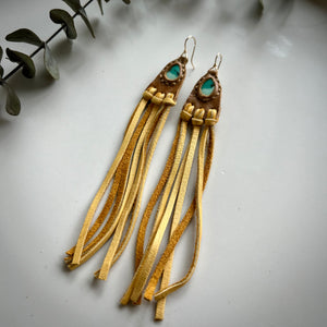 turquoise horizon earrings (tan/honey)