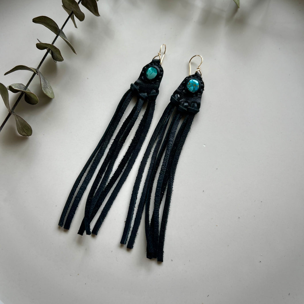 turquoise horizon earrings (black)